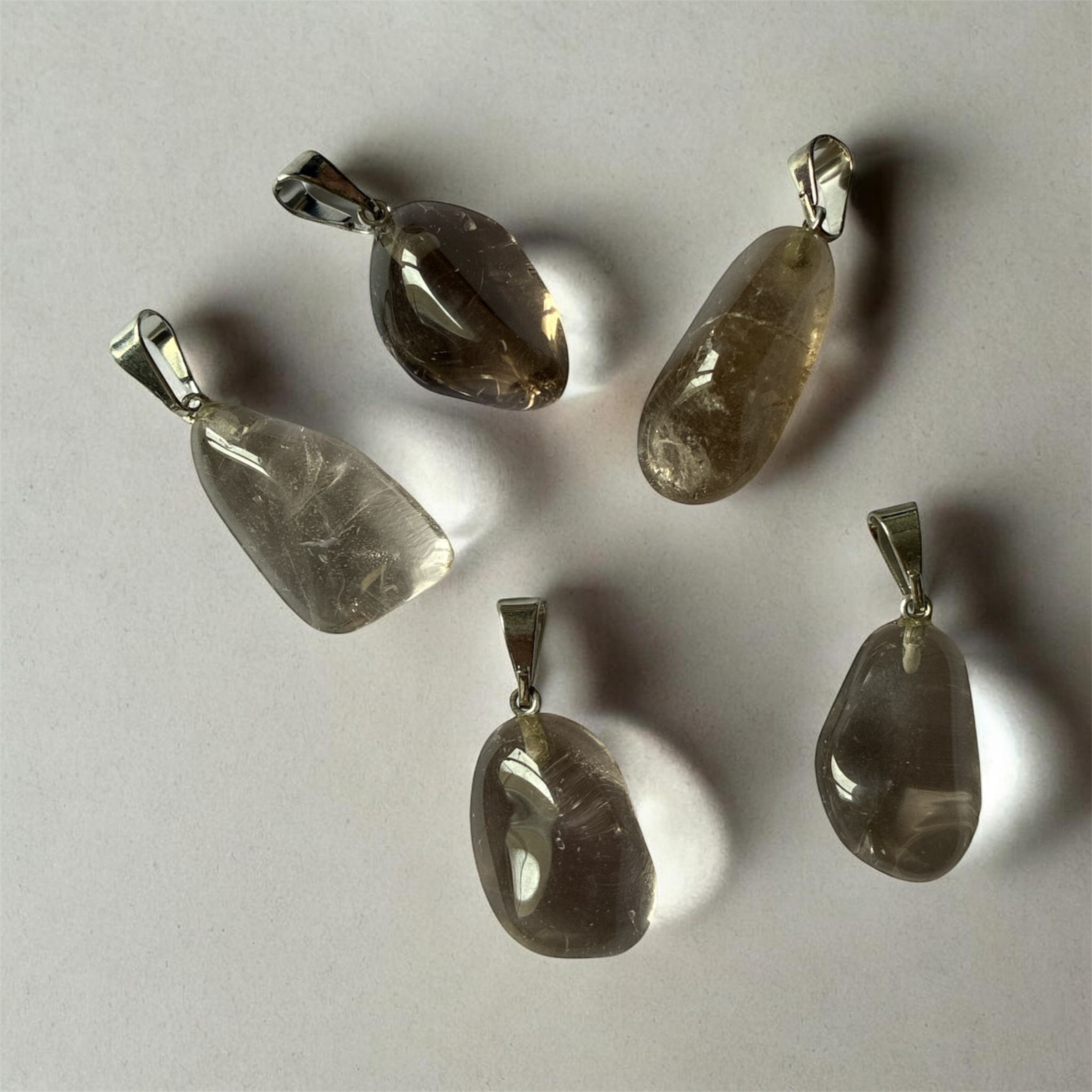 PENDENTIF PIERRE ROULÉE CRISTAL DE ROCHE FUMÉ A